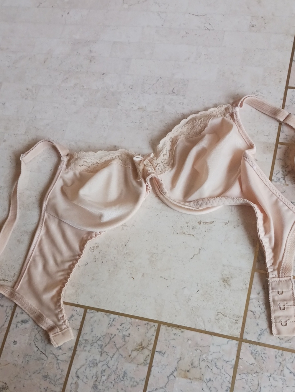 Vintage Vanity Fair Lace Trim Bra-- 32B,, NEW-unworn,,see Description